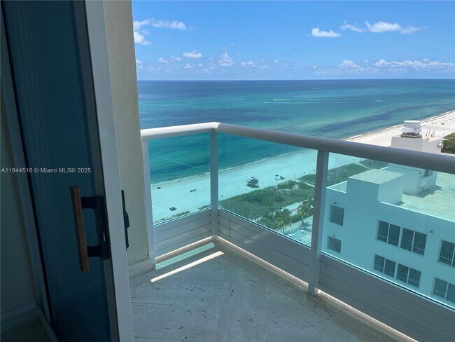 Building Photo - 5025 Collins Ave