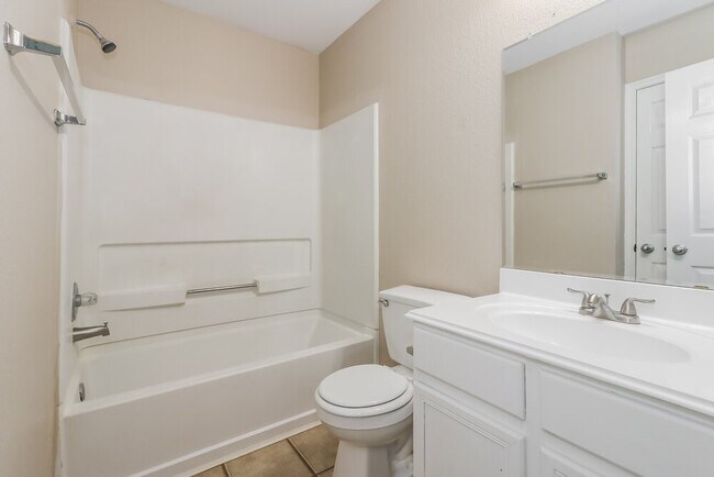 Building Photo - 16406 Chandler Ridge Ln