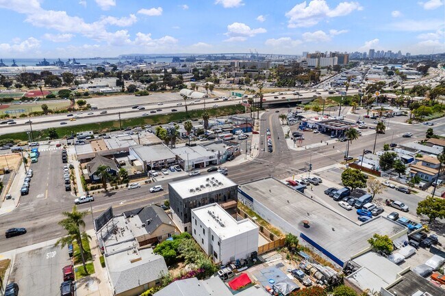 Building Photo - New modern style living- 1 bedroom 1 bath ...