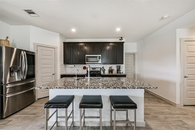 Building Photo - 918 Betsy Hl Dr