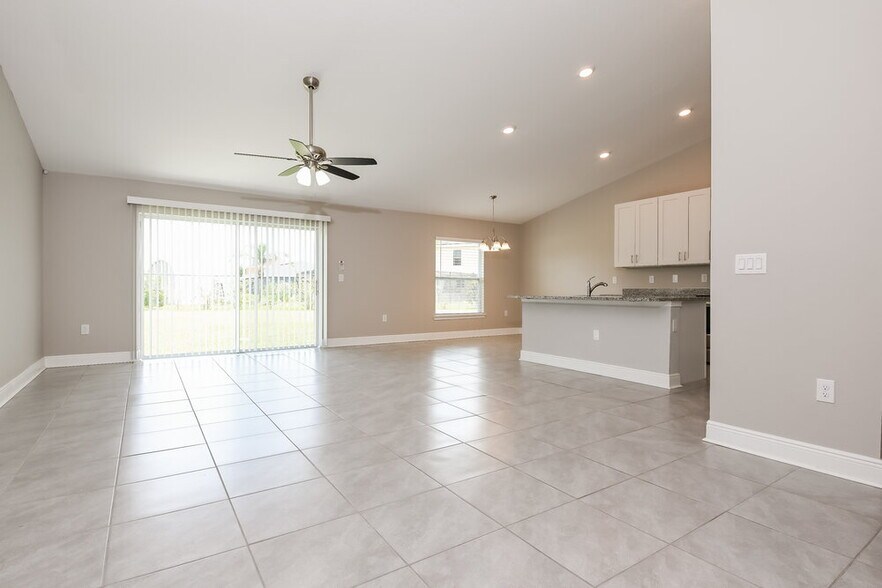 Building Photo - 412 Bloomfield Dr
