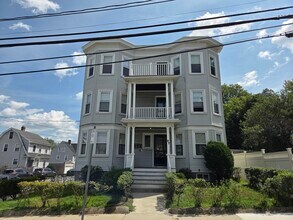 Building Photo - 87 Murdock St