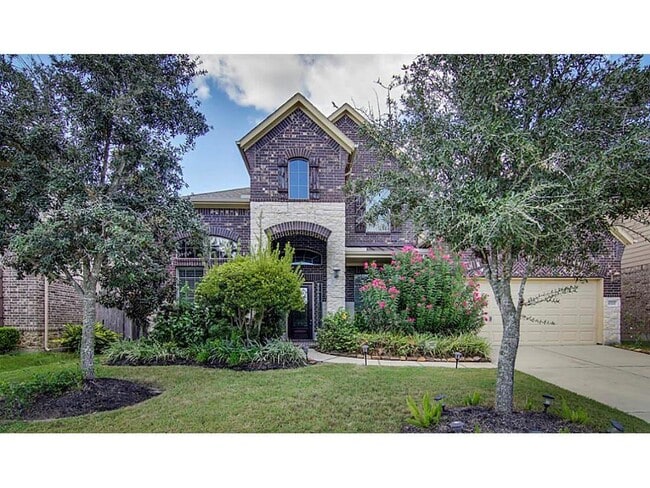 Primary Photo - 10207 White Pines Dr