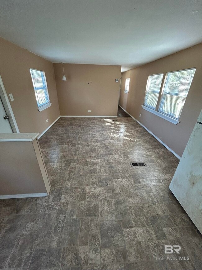 Building Photo - 20370 US-90