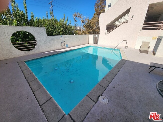 Building Photo - 11230 Peach Grove St