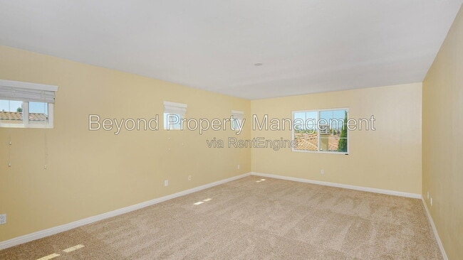 Building Photo - 2947 Farragut Rd