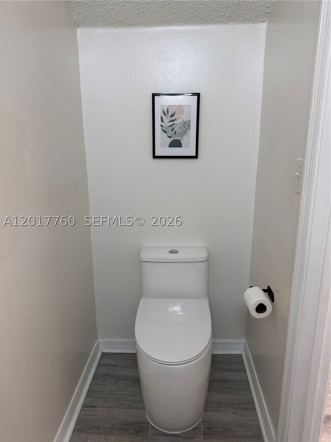Building Photo - 1561 Sorrento Dr