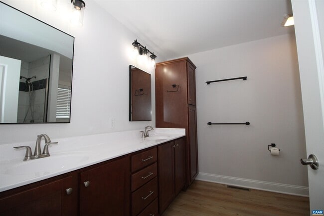 Building Photo - 147 Langley Dr