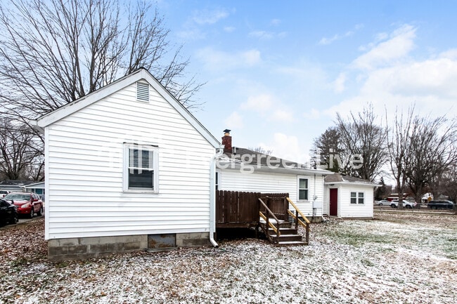 Building Photo - 225 Burke Ave