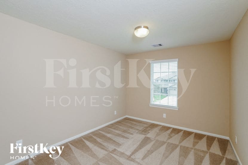 Building Photo - 3 Garden Ridge Ct