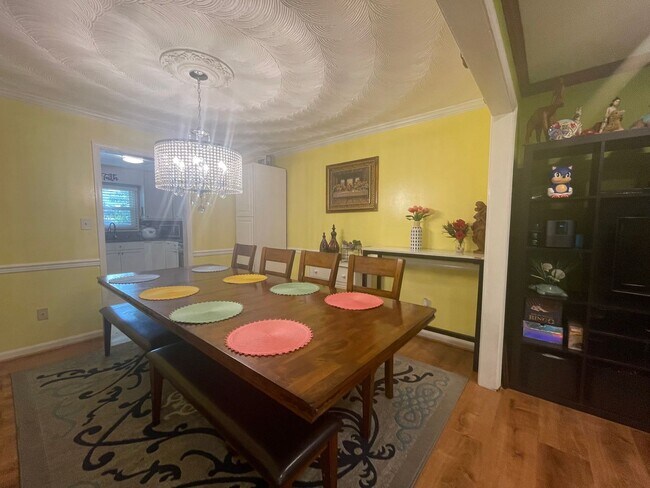 Building Photo - BEAUTIFUL 4 BED / 2.5 BATH SF IN COVENTRY