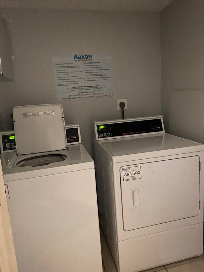 Building Photo - 1200 Hibiscus Ave