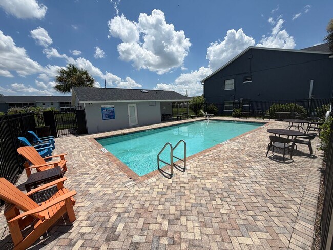 Building Photo - 4160 Pershing Pointe Pl
