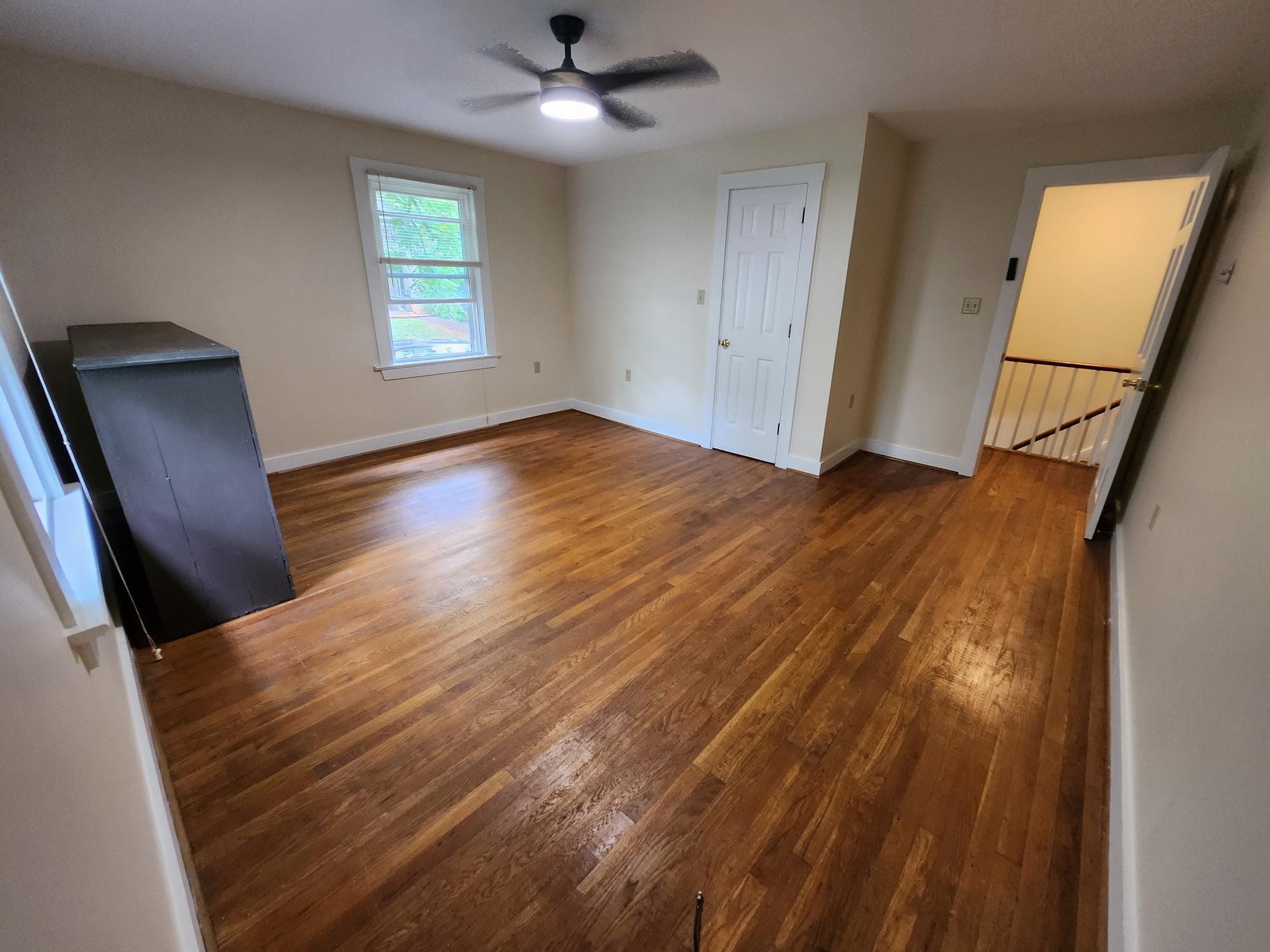 larger bedroom - 142 Carlton Rd