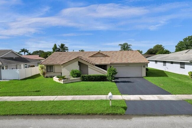 Primary Photo - 7680 NW 23rd St