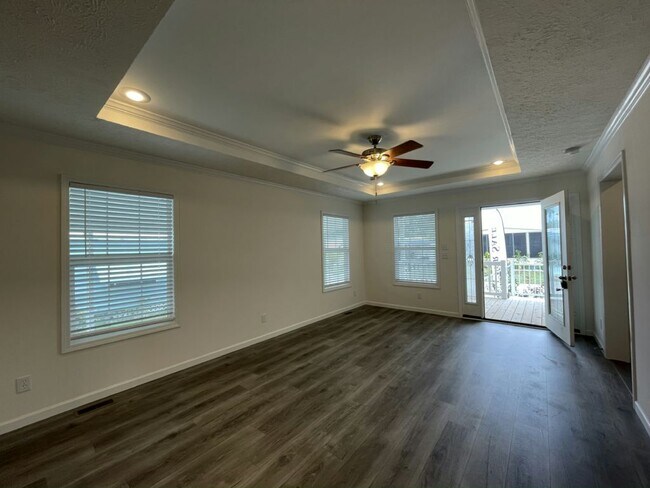 Building Photo - 491 Hillcrest Ln