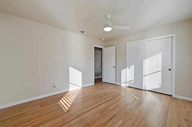 Building Photo - 1900 Cedar Ave