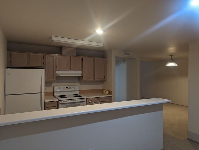 Building Photo - 3-Bedroom Silverdale Ridgetop near Island Lake.
