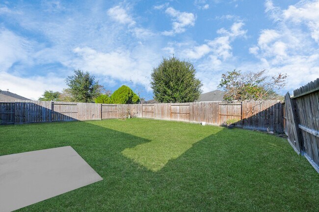 Building Photo - 13503 Sherman Oaks Dr