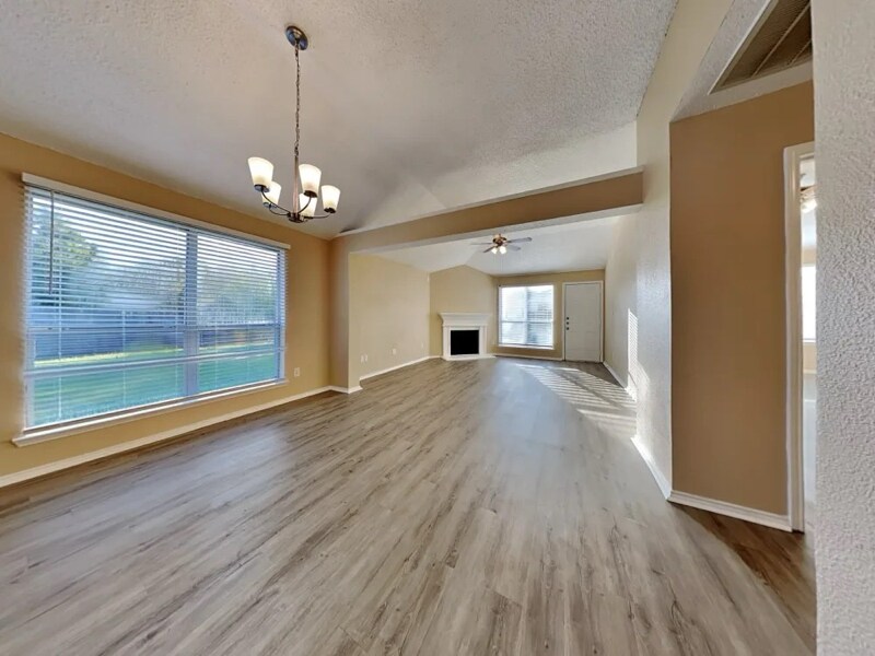 Building Photo - 10644 Shadywood Dr