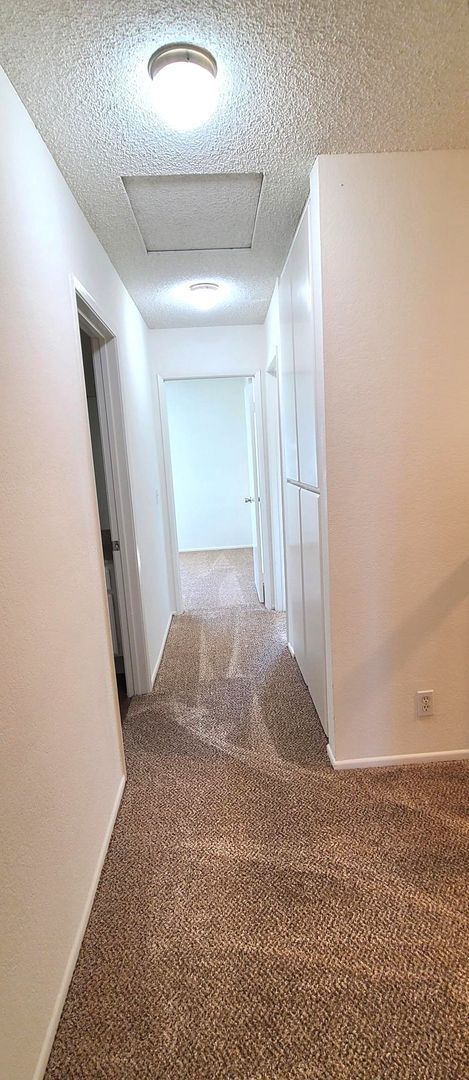 Building Photo - Townhome - 3 bedrooms + 2.5 bathrooms.  AV...