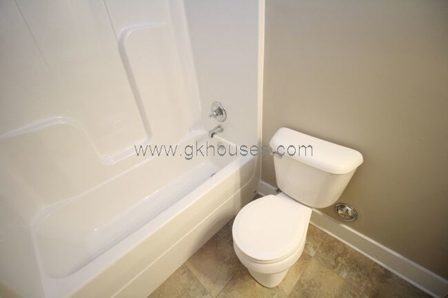 Building Photo - 5525 Park Side Rd