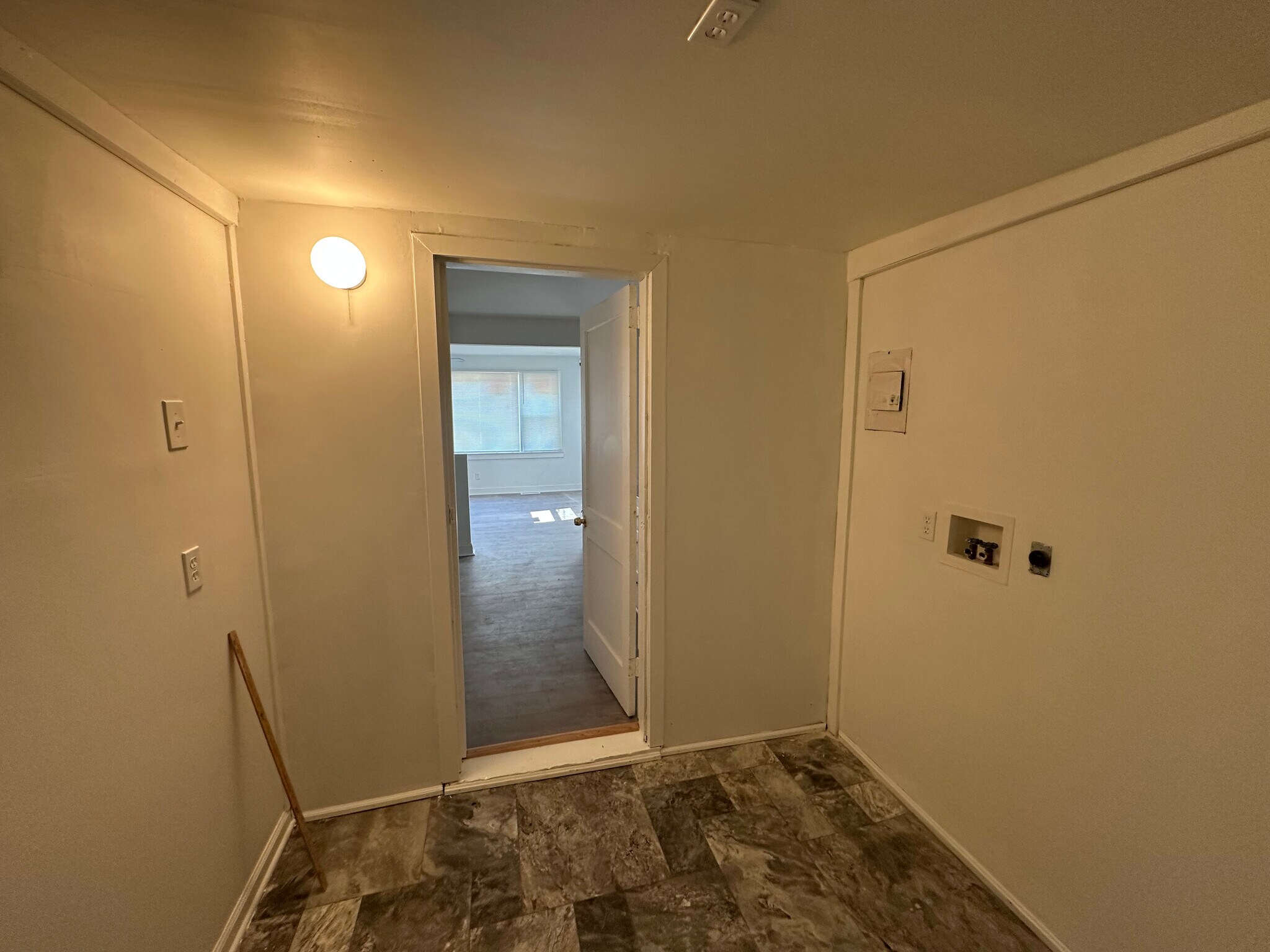 Laundry room - 2139 Baxter St
