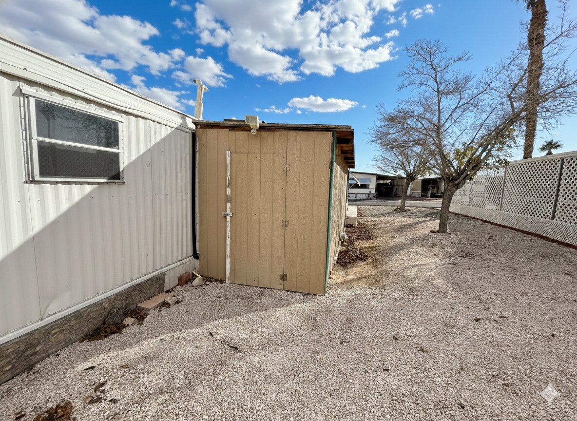 Building Photo - 3601 E Wyoming Ave