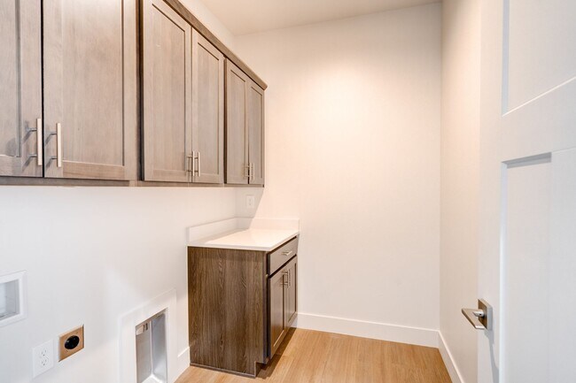 Building Photo - New Peaceful Retreat