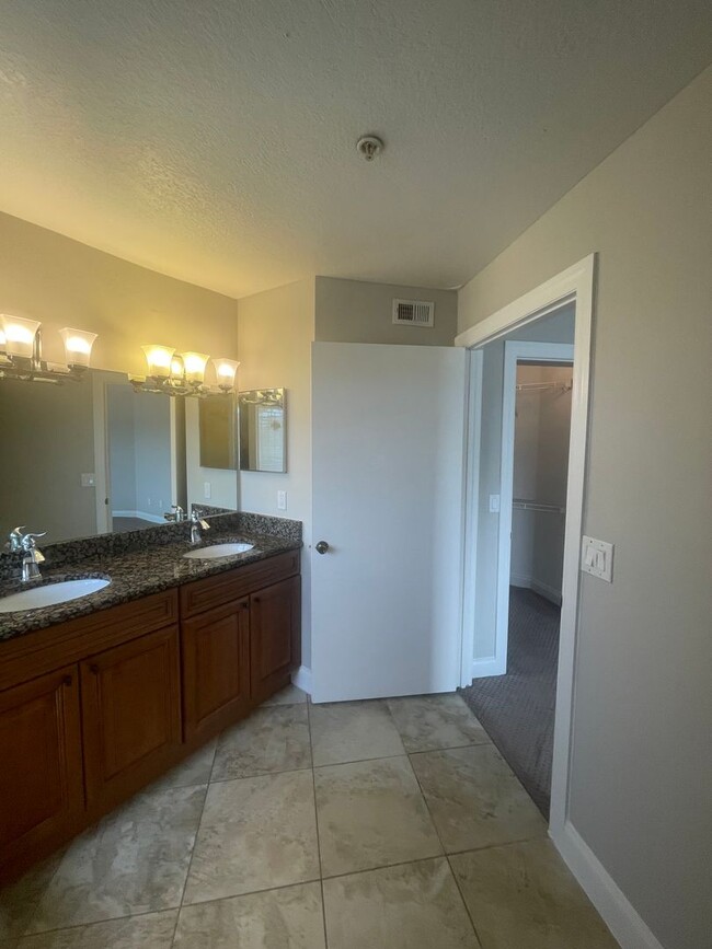 Building Photo - 2 Bedroom / 2 bath Condo in Bermuda Dunes ...