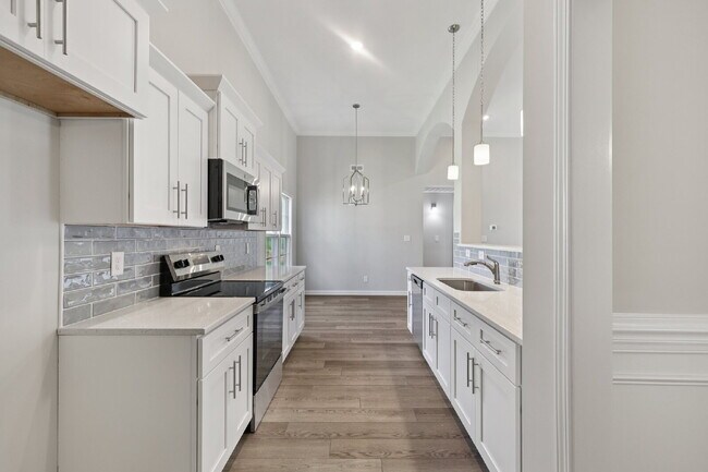 Building Photo - 383 Kingland Ln