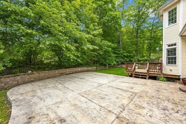 Building Photo - 2 Arrowhead Ln