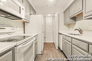 Building Photo - 7701 Wurzbach Rd