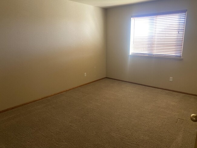 Building Photo - 12140 S Grass River Ct