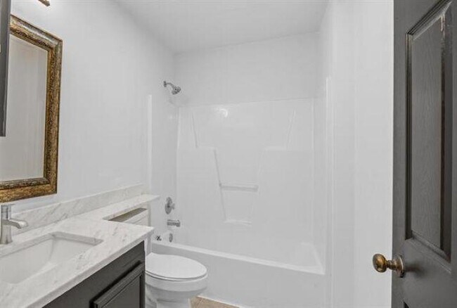 Building Photo - 4517 Eltham Park