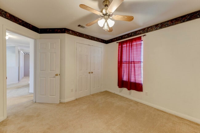 Building Photo - 4201 Thunder Creek Dr