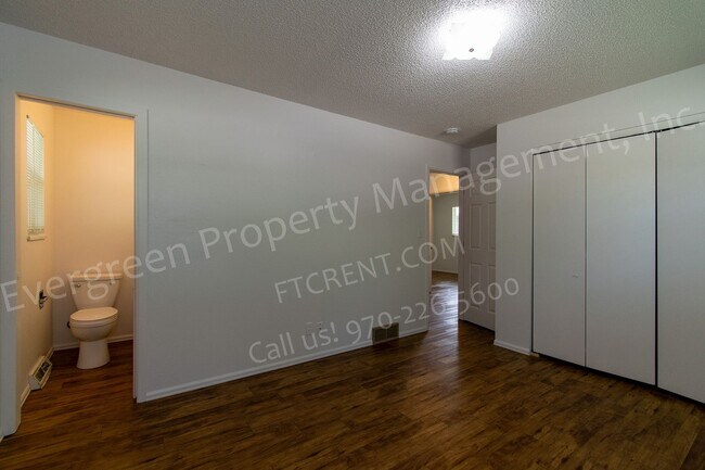 Building Photo - 2439 Clearview Ave
