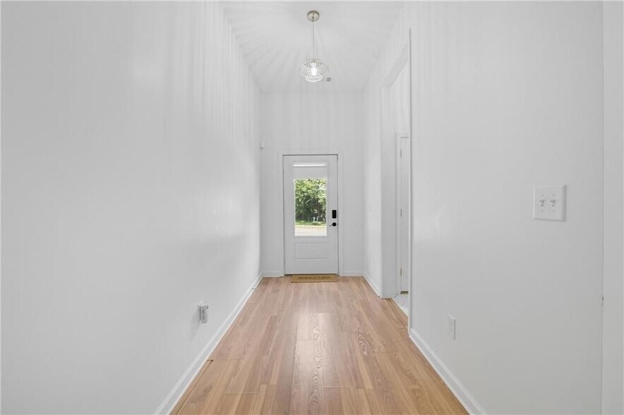 Building Photo - 1278 Plaza Ave