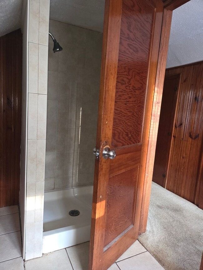 Building Photo - Spacious 4 Bed/ 2 Bath in North Jackson!