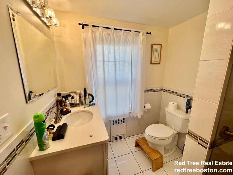 Building Photo - 118 Elgin St