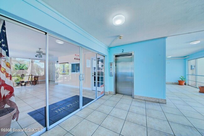 Building Photo - 223 Columbia Dr