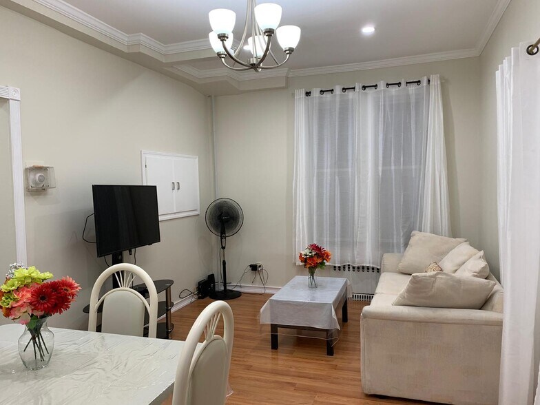 Building Photo - 4727 39th Pl