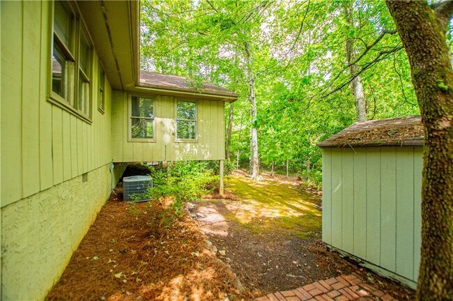 Building Photo - 1499 Stonington Ct