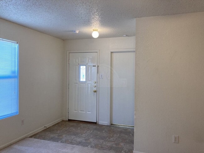 Building Photo - 4307 Windcrest Dr