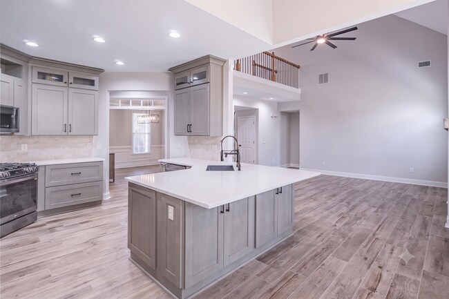 Building Photo - Beautiful in Buford!