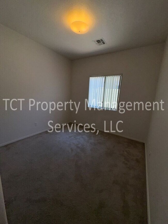 Building Photo - Desirable Location in Wigwam Creek South