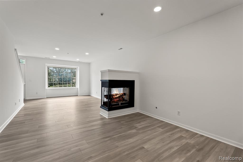 Building Photo - 3094 Camden Dr