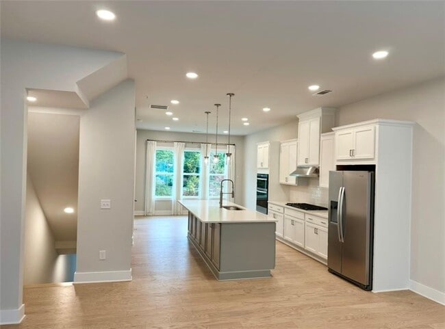 Building Photo - 2637 Camphor Xing