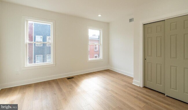 Building Photo - 1824 N Bouvier St