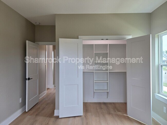 Building Photo - 9900 Ridings Dr